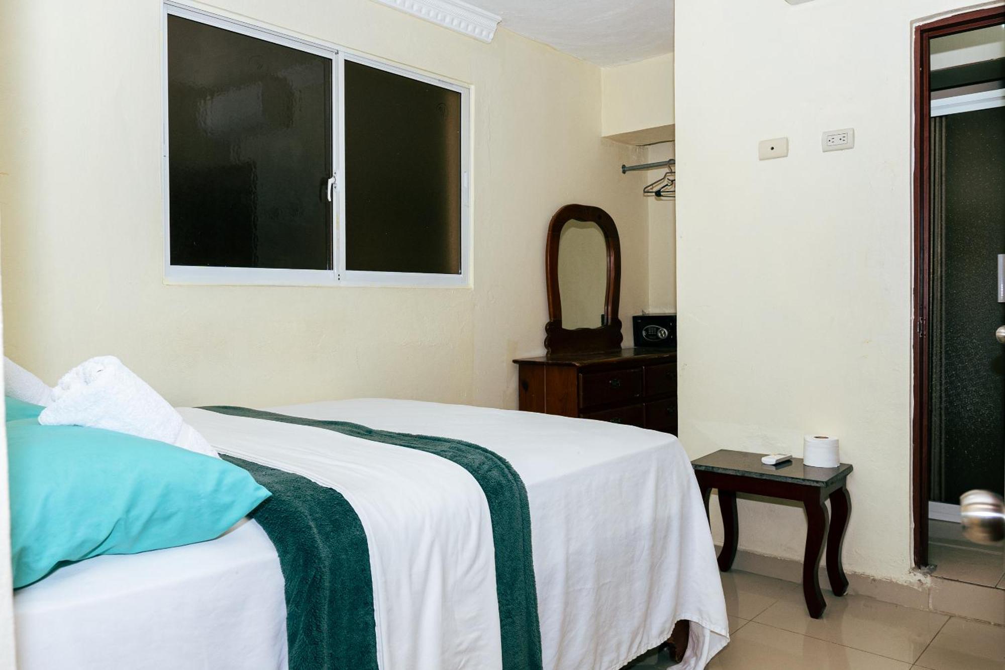 Bnb Tropical Island Aparthotel - Corales Del Sur - Santo Domingo Este Zewnętrze zdjęcie